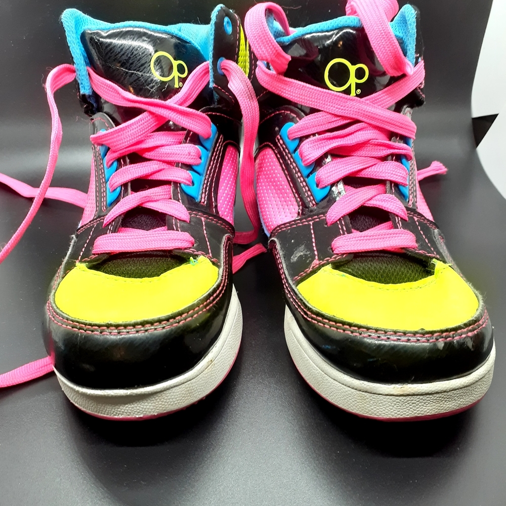OP. Tennis shoes - Picture 2 of 7